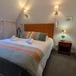 Otel Restaurant Du Plomb Du Cantal 3*