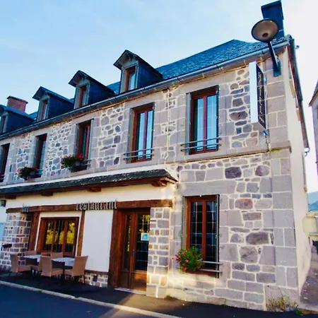 Restaurant Du Plomb Du Cantal Hotel