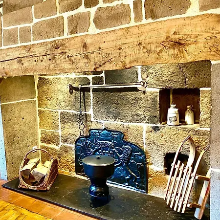 Restaurant Du Plomb Du Cantal Отель Мюра