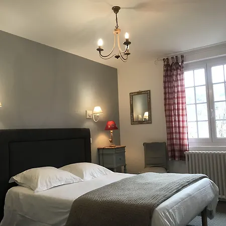 Restaurant Du Plomb Du Cantal 호텔 3*