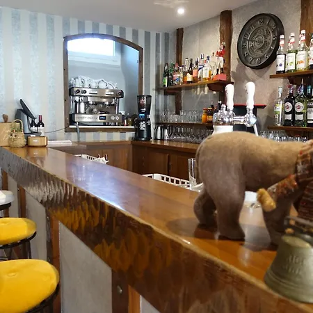 Restaurant Du Plomb Du Cantal Hotel 3*