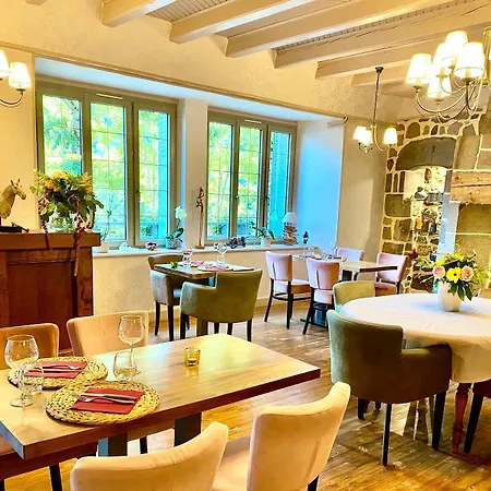 Restaurant Du Plomb Du Cantal Hotel