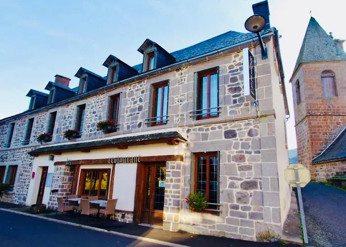 Restaurant Du Plomb Du Cantal Hotel