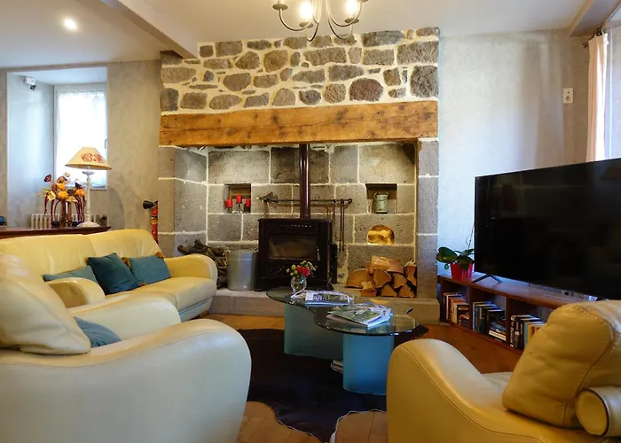 Restaurant Du Plomb Du Cantal Hotel